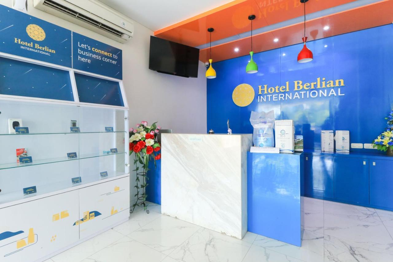 Hotel Berlian International Surabaya Eksteriør bilde